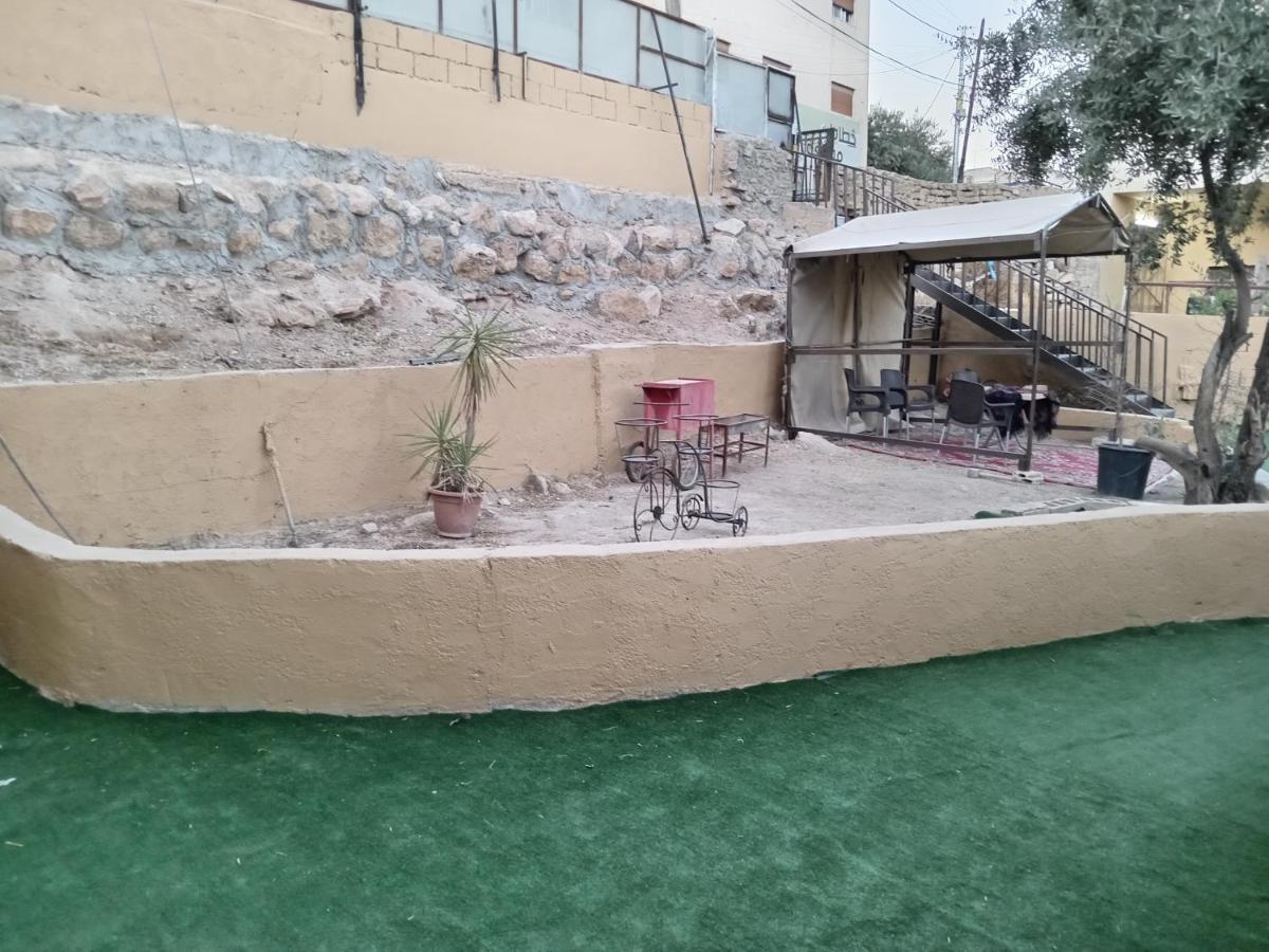 Emile Altwal Madaba Hotel Exterior photo